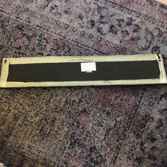 Wine Label Wall Rack - 6 Iron Hooks - Picture 7 of 9